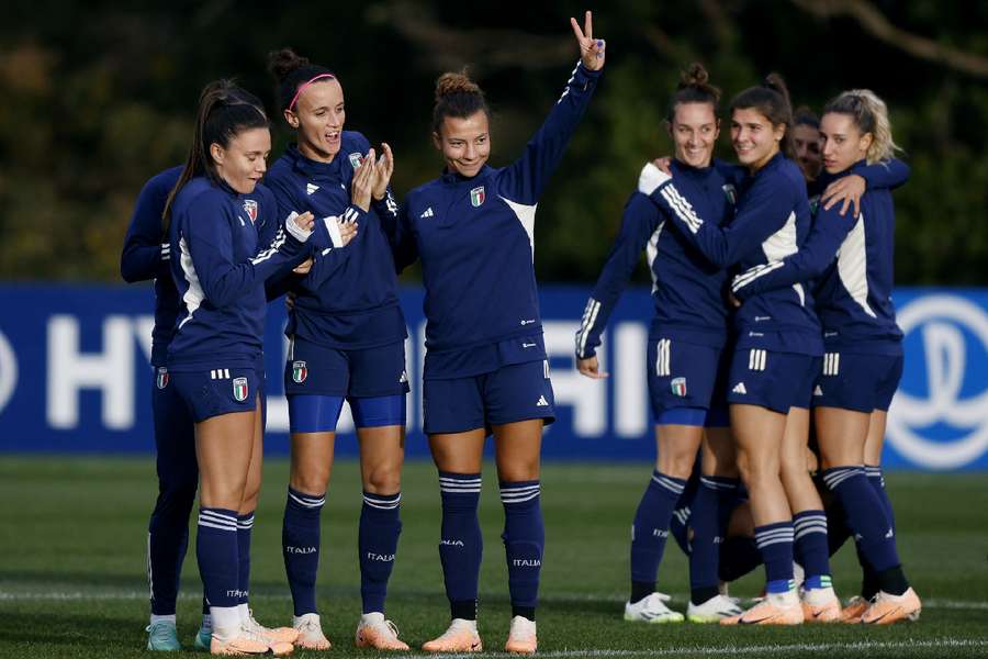 Itália treina antes do jogo de sábado contra a Suécia