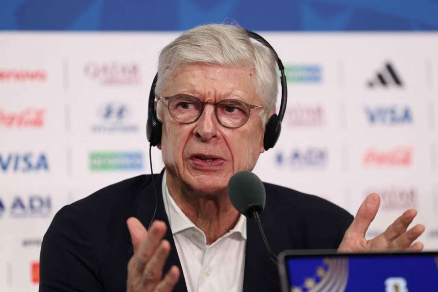 Arsène Wenger en conférence de presse. Arsène Wenger en conférence de presse.