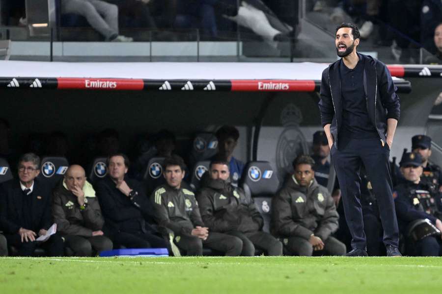 Abeola hat weiter Hoffnung im Meisterschaftskampf Abeola hat weiter Hoffnung im Meisterschaftskampf