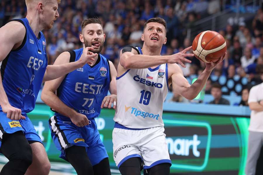 Sehnal se tlačí k zakončení. Sehnal se tlačí k zakončení.