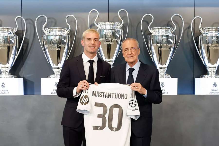 Mastantuono, alături de președintele Florentino Perez
