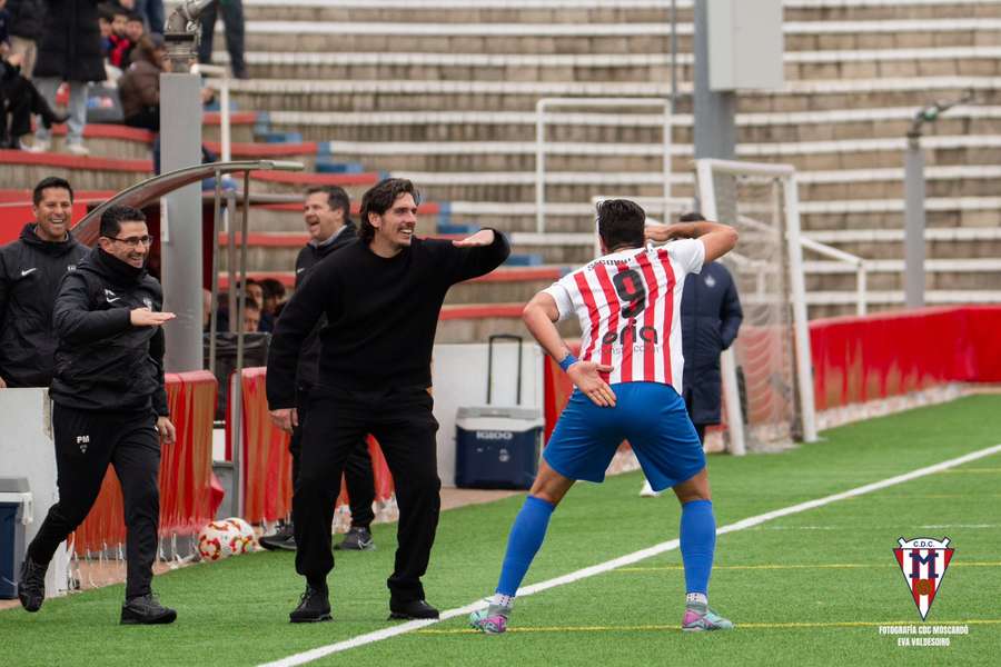 Javi Poves podría dejar los banquillos tras su última y enorme sanción