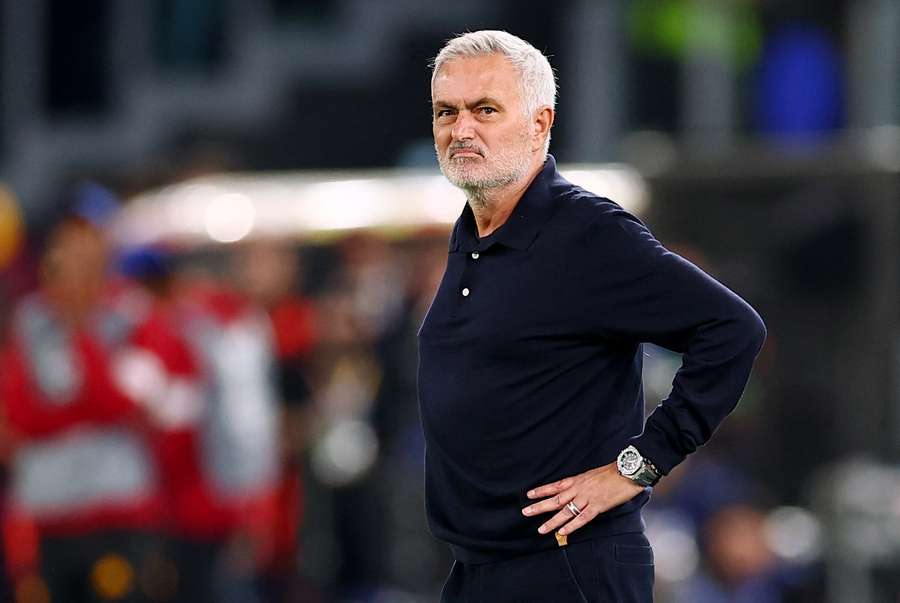 Mourinho sur le banc du Real Madrid. Mourinho sur le banc du Real Madrid.