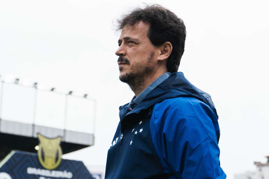Fernando Diniz teve o apoio de Pedro Lourenço para seguir no comando do time 