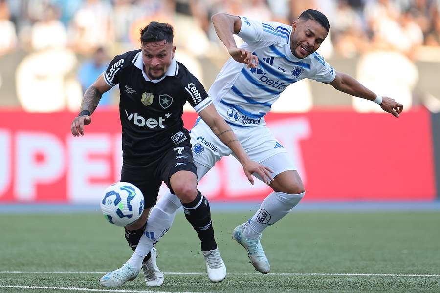Artur teve chances no segundo tempo Artur teve chances no segundo tempo