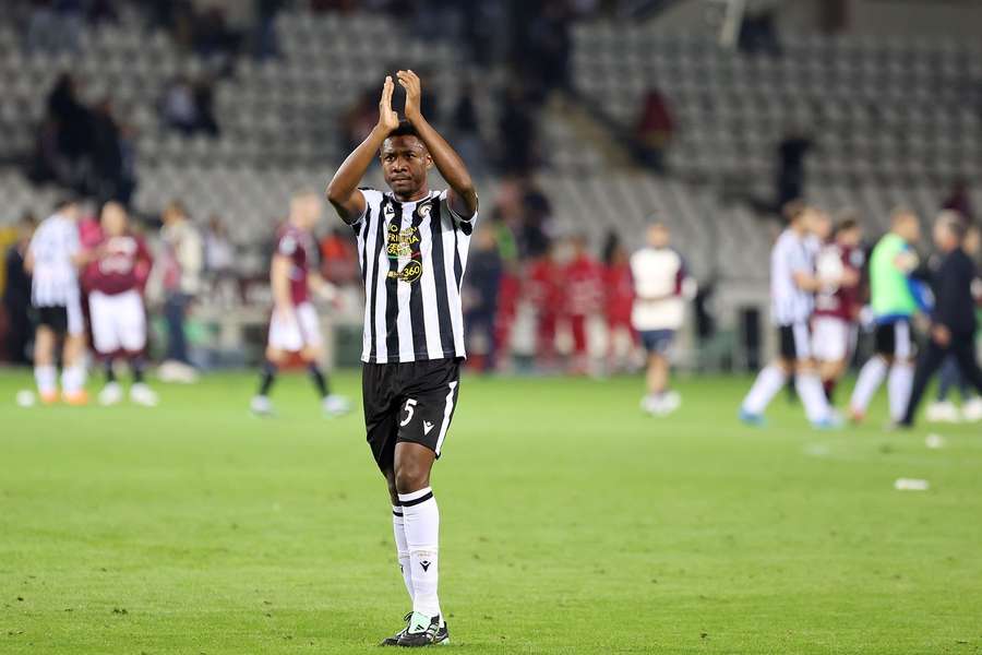 Udinese scheitert trotz Alabas Jokereinsatz. Udinese scheitert trotz Alabas Jokereinsatz.