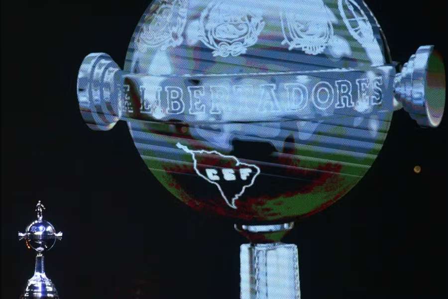 As semifinais da Libertadores 2026 envolvem três clubes brasileiros e um argentino. As semifinais da Libertadores 2026 envolvem três clubes brasileiros e um argentino.