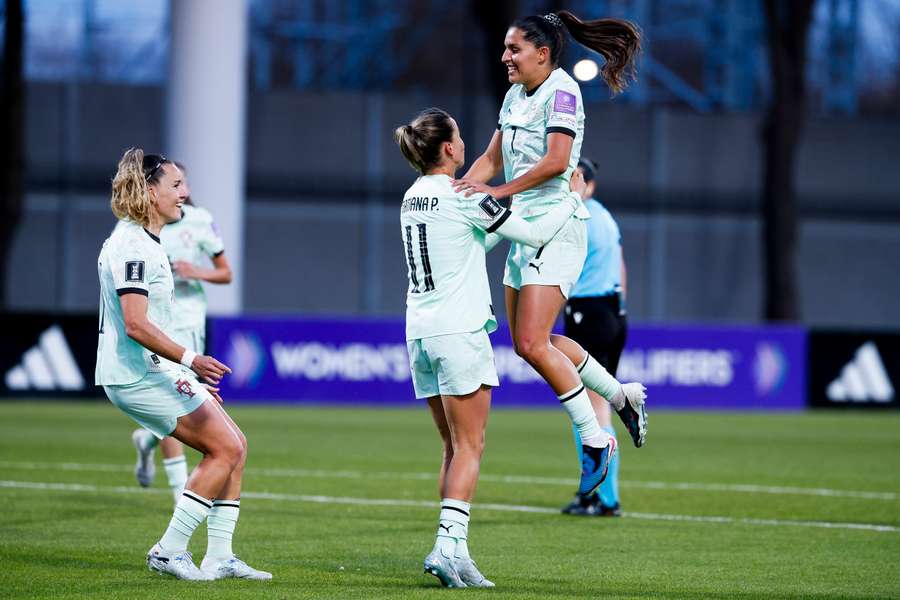 Kika Nazareth celebra com Tatiana Pinto