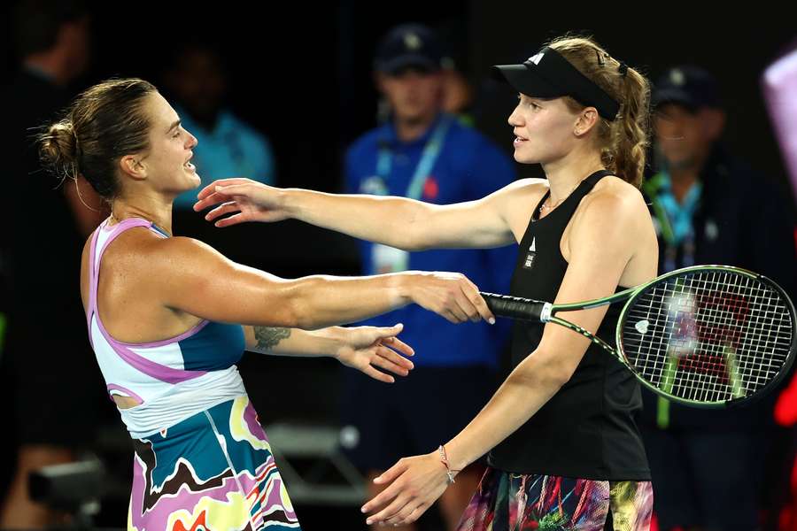 Sabalenka embraces Rybakina after their game