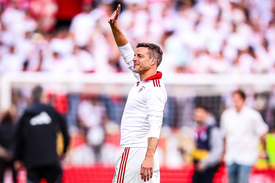 César Azpilicueta wird am Ende der Saison seine Karriere beenden. César Azpilicueta wird am Ende der Saison seine Karriere beenden.