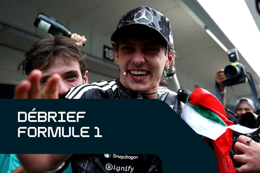 Kimi Antonelli célébrant son titre à Suzuka.