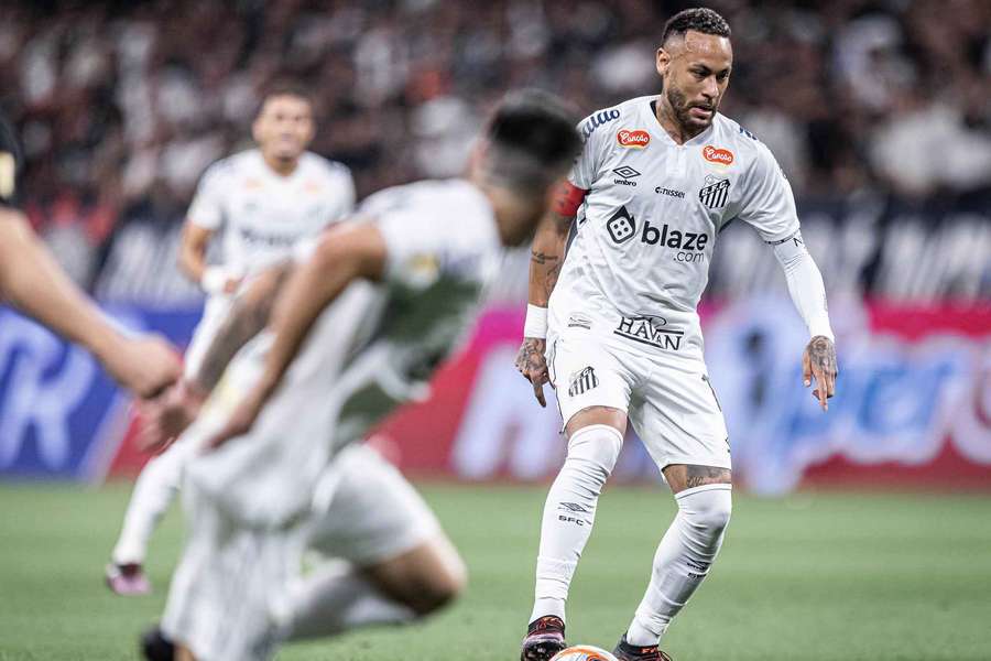 Neymar garante que estará 100% fisicamente em breve