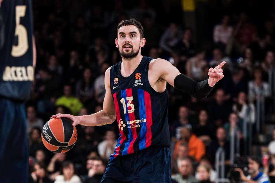 Satoranského stále trápí zánět v kotníku. Nebudeme riskovat, říká trenér Barcelony