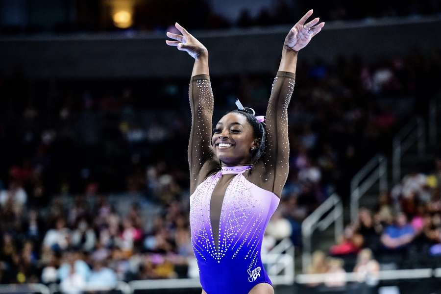 Simone Biles está de volta.