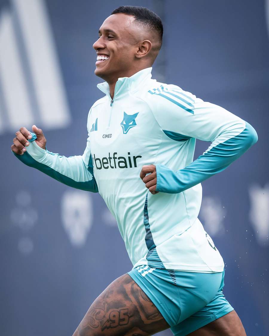 Marquinhos pode ser improvisado na lateral-direita do Cruzeiro Marquinhos pode ser improvisado na lateral-direita do Cruzeiro