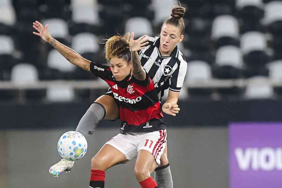 Duelo entre Botafogo e Flamengo começou com atraso