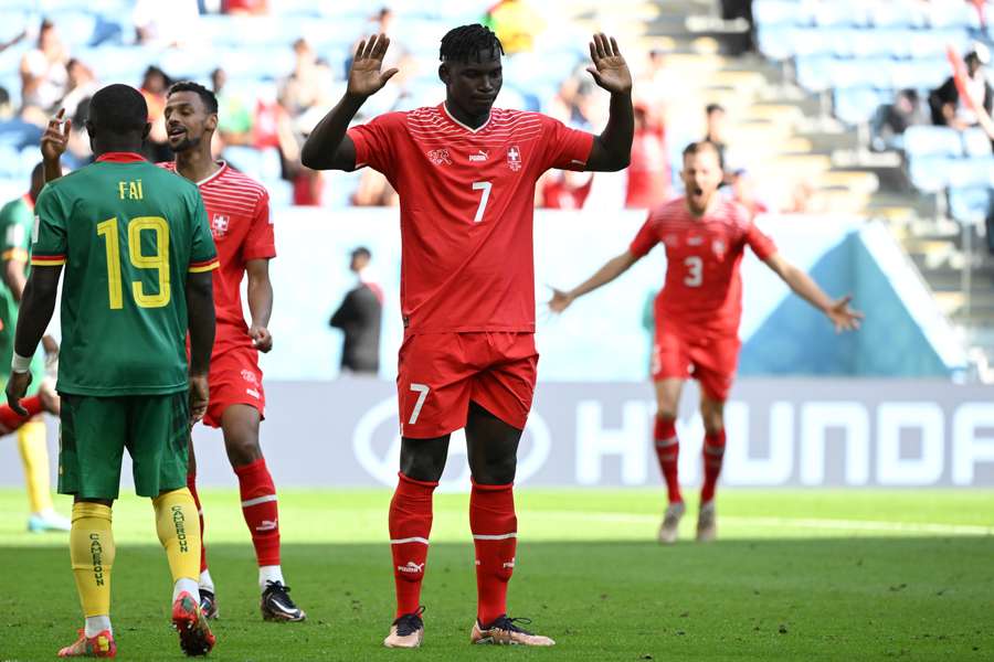 Ohne Glanz: Schweiz startet mit knappem Sieg gegen Kamerun in die WM
