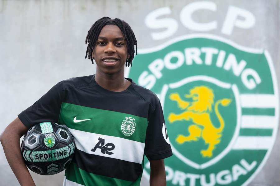 Paulo Simão apresentado no Sporting Paulo Simão apresentado no Sporting