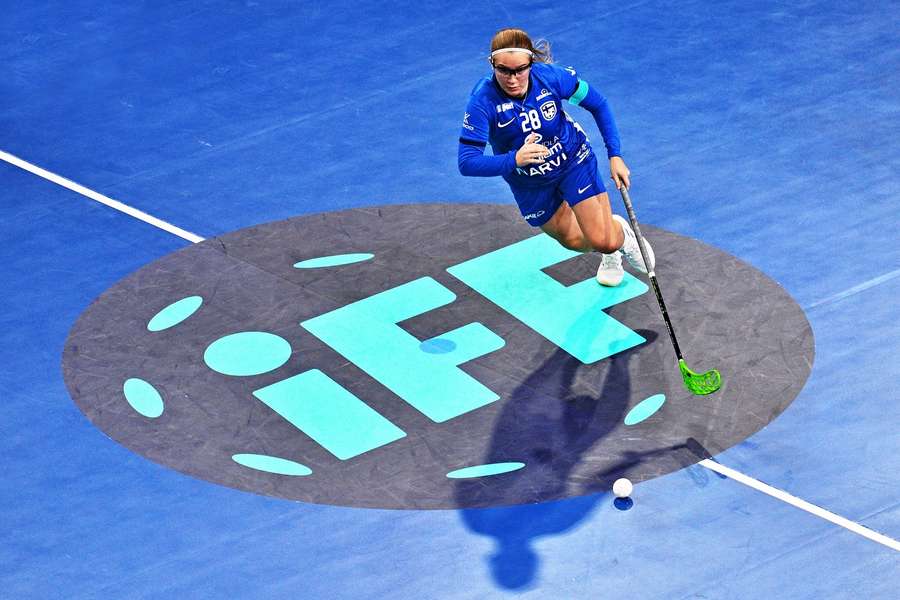 Veera Kauppiová překonala rekord v počtu branek na světových šampionátech. Veera Kauppiová překonala rekord v počtu branek na světových šampionátech.