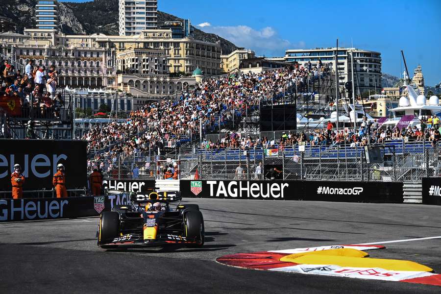 Max Verstappen foi o mais rápido no circuito monegasco