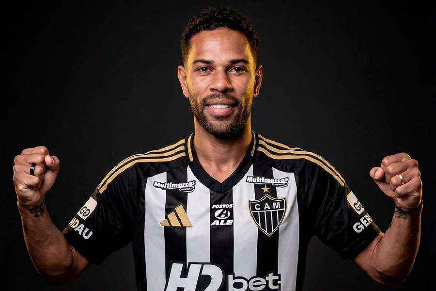 Renan Lodi chega para assumir posição do Galo na lateral-esquerda