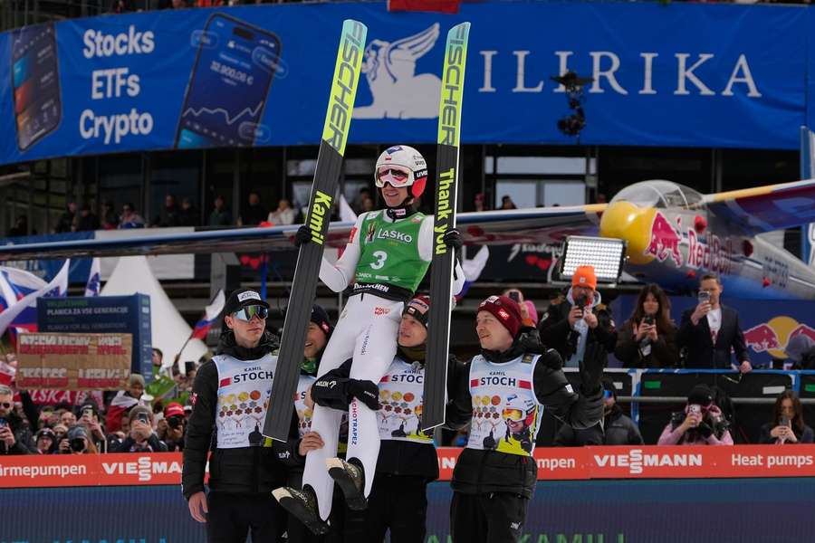 Kamil Stoch zakończył karierę w Planicy, zobacz jego ostatni skok!