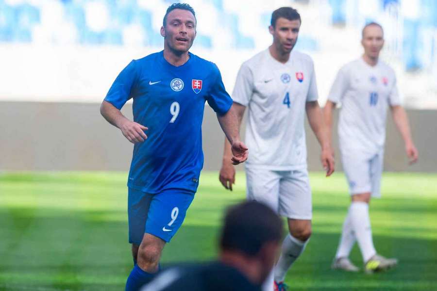Czinege bol kapitánom Slovenska na poslednom domácom Eure do 21 rokov. 