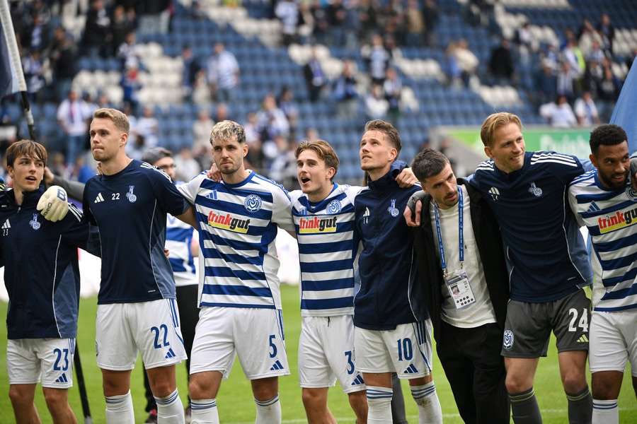 Die Duisburger Spieler nach dem Spiel gegen Ingolstadt.