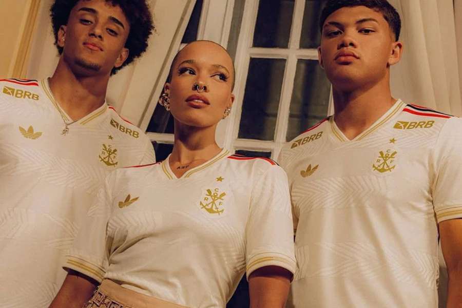 O manto relembra as origens do Fla no remo