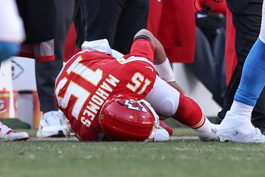Mahomes si přetrhl přední zkřížený vaz v kolenu.
