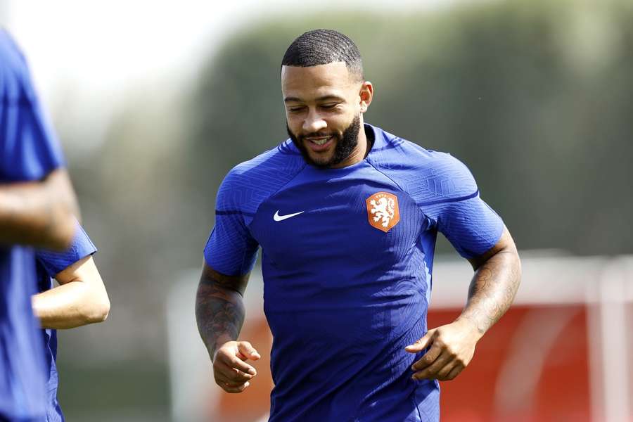 Otáznik nad štartom Maddisona, prvý duel nestihnú Depay a Allen