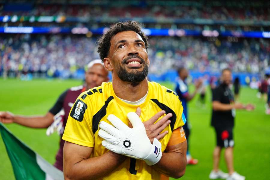 Vozinha Dias celebra la qualificazione del Capo Verde ai sedicesimi di finale dei Mondiali Vozinha Dias celebra la qualificazione del Capo Verde ai sedicesimi di finale dei Mondiali