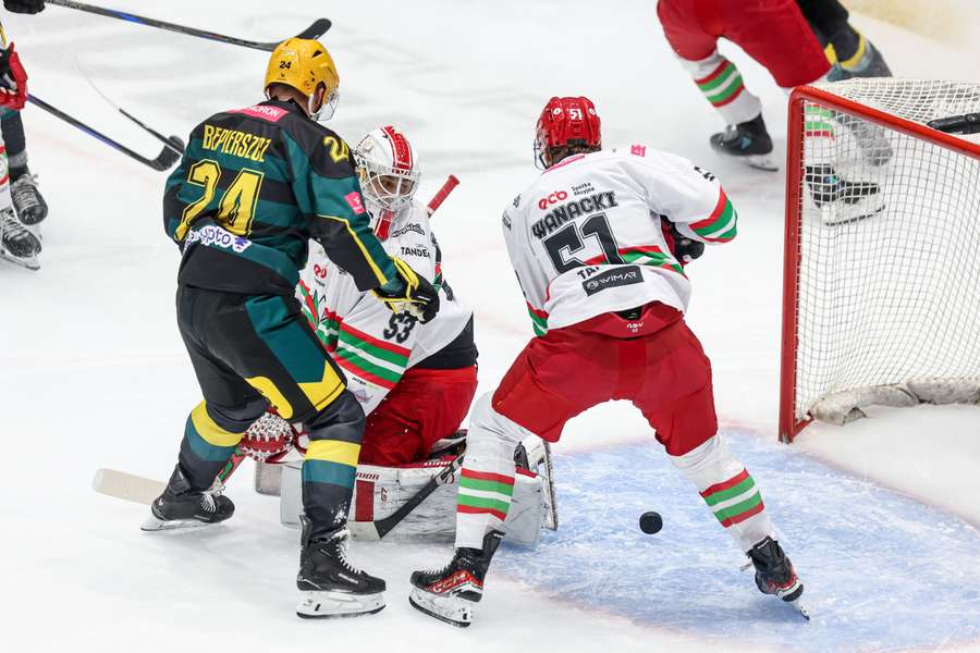 Koncert katowiczan na lodowisku w Sosnowcu, Kieler bohaterem. JKH i GKS z pewnymi wygranymi Koncert katowiczan na lodowisku w Sosnowcu, Kieler bohaterem. JKH i GKS z pewnymi wygranymi