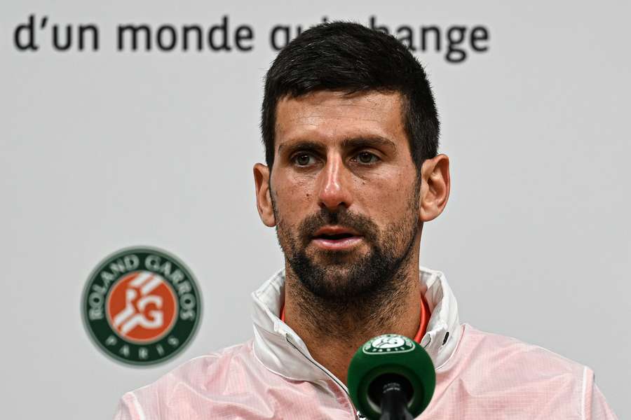 Novak Djokovic irettesætter "respektløst" publikum i Paris