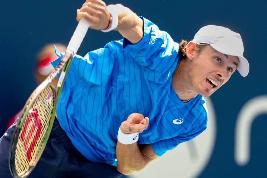 De Minaur în partida cu Daniil Medvedev din sferturile de finală ale turneului de la Toronto