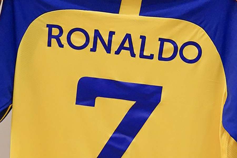 Saudis flock to buy Ronaldo shirts after Al Nassr deal