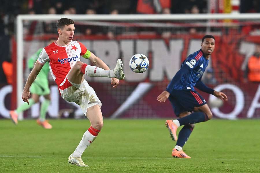 Lukáš Provod v loňském duelu proti Arsenalu.