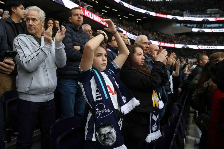 Tottenham frygter for medrejsende fans sikkerhed i Istanbul: I kontakt med ambassaden