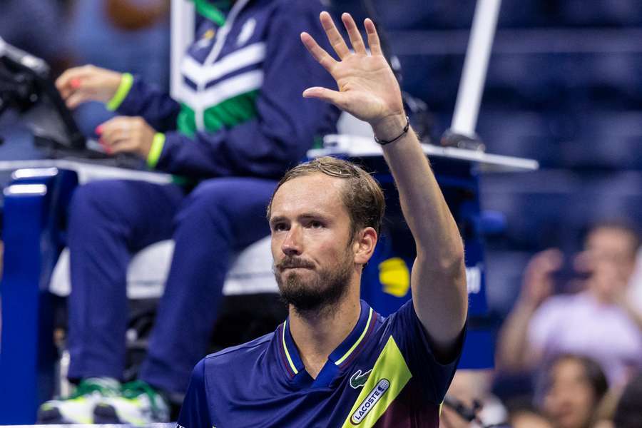 Medvedev eliminou Báez e vai defrontar Alex de Minaur nos oitavos