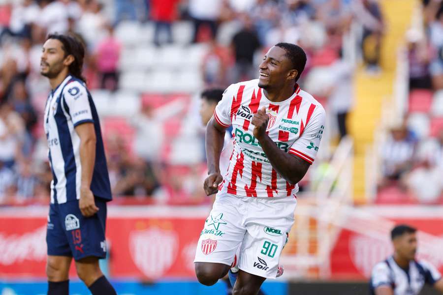 Juan Valencia debuta con gol en México Juan Valencia debuta con gol en México
