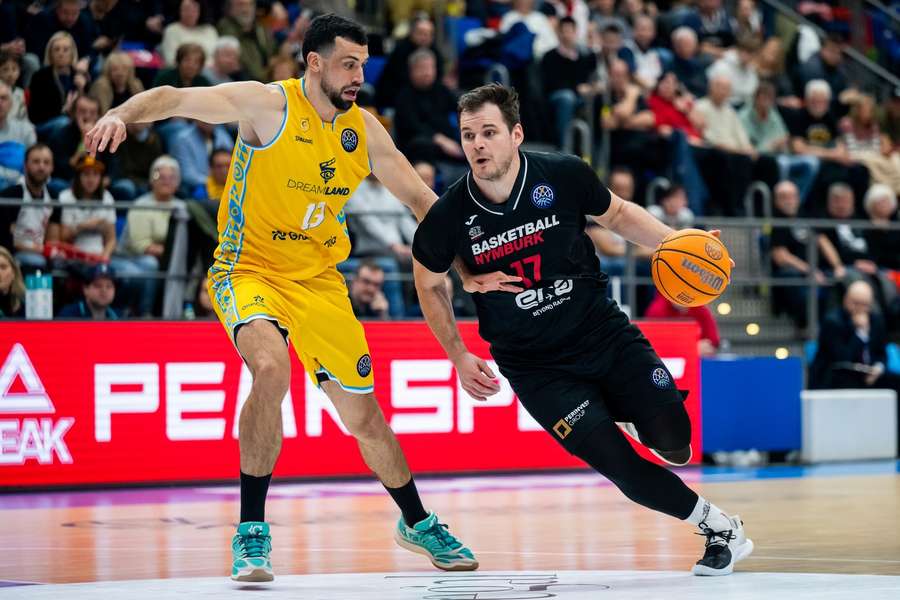 Jaromír Bohačík v akci. Jaromír Bohačík v akci.