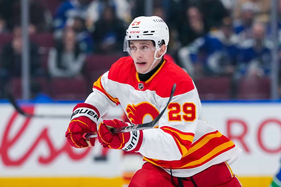 Honzek sa na ľade Blackhawks musel zmieriť s vysokou prehrou.