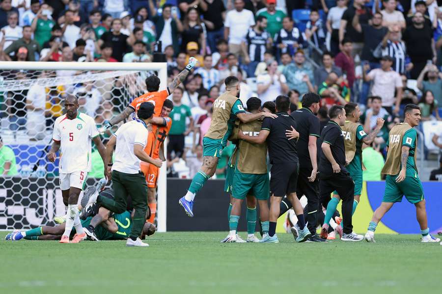 Bolivia y Jamaica siguen en la lucha por la repesca Bolivia y Jamaica siguen en la lucha por la repesca