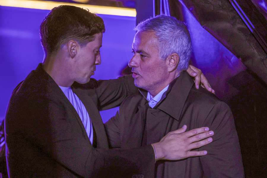 Mourinho e Luís Pinto antes do jogo