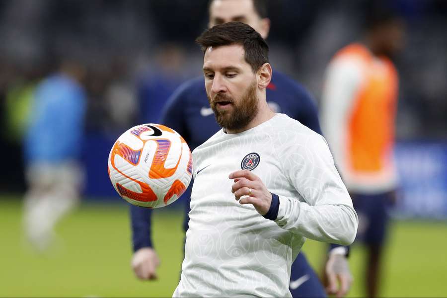 Na Kylian Mbappé keert ook Lionel Messi terug op het trainingsveld van Paris Saint-Germain