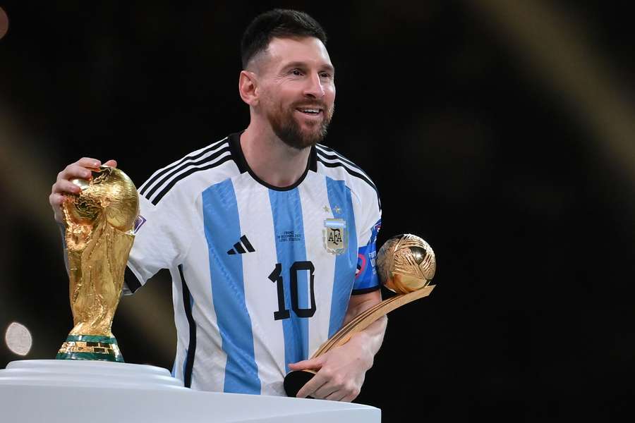Messi, con la Copa del Mundo conquistada en Catar