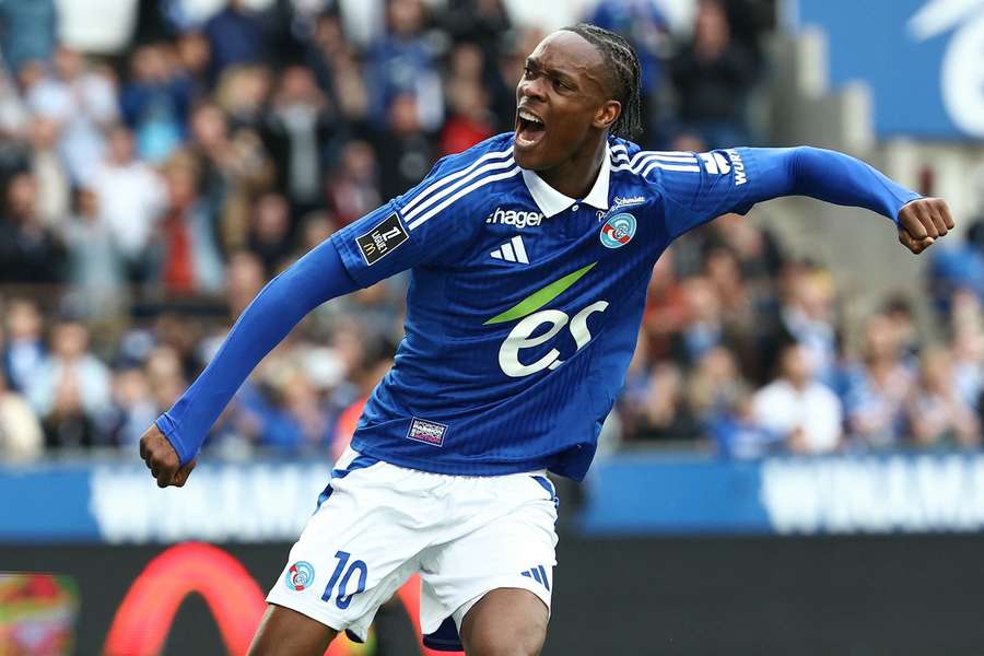 Chelsea in talks to sign Strasbourg striker Emanuel Emegha