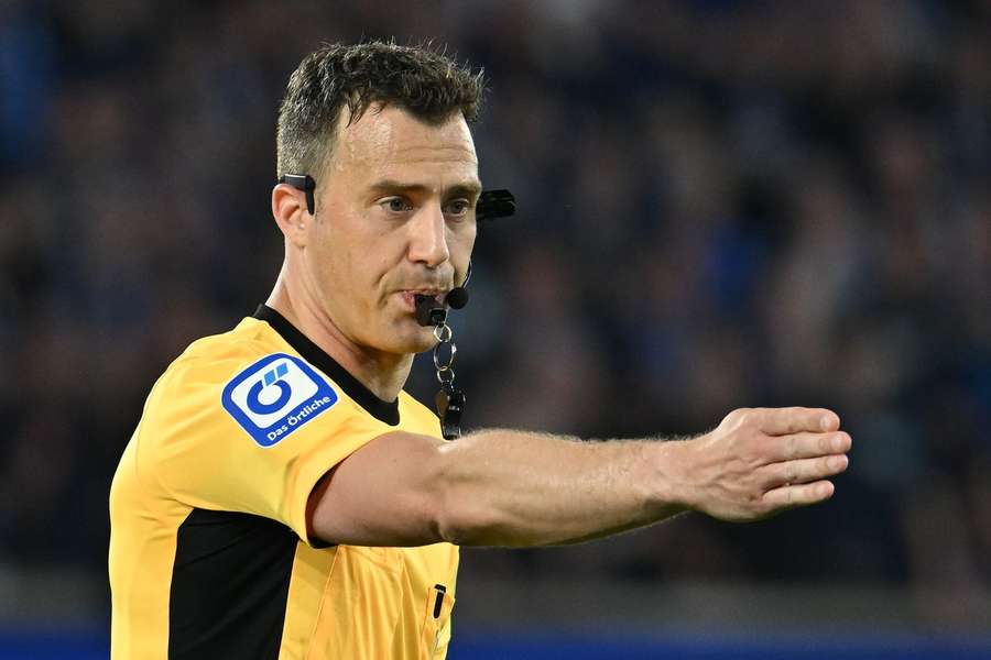 Felix Zwayer kommt am neunten Tag der WM zu seinem Debüt. Felix Zwayer kommt am neunten Tag der WM zu seinem Debüt.
