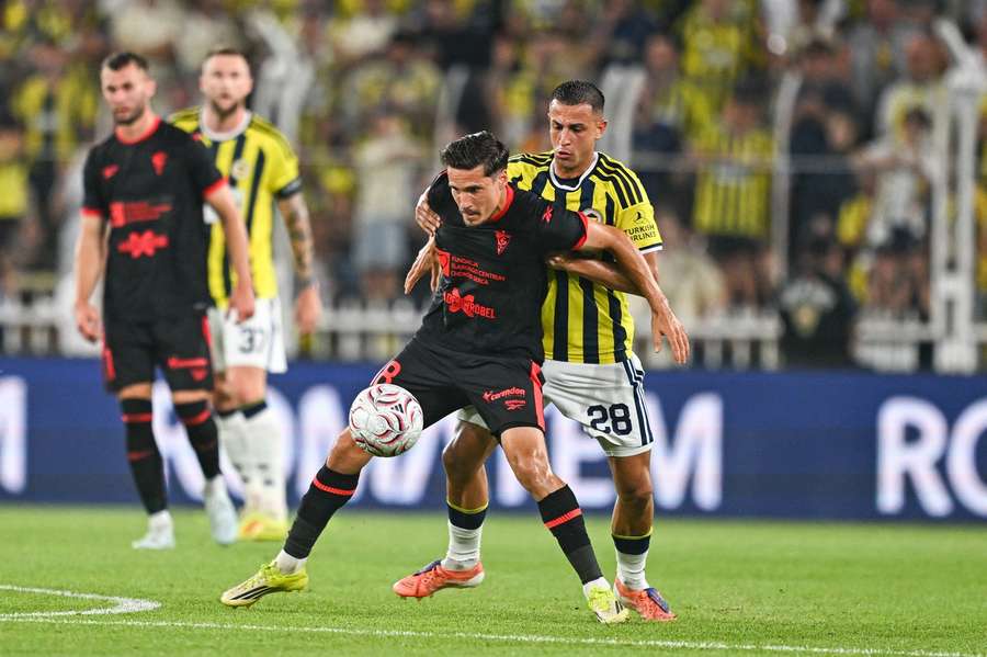 Înfrângere la limită pentru Górnik cu Fenerbahce în primul meci din preliminariile Ligii Campionilor Înfrângere la limită pentru Górnik cu Fenerbahce în primul meci din preliminariile Ligii Campionilor