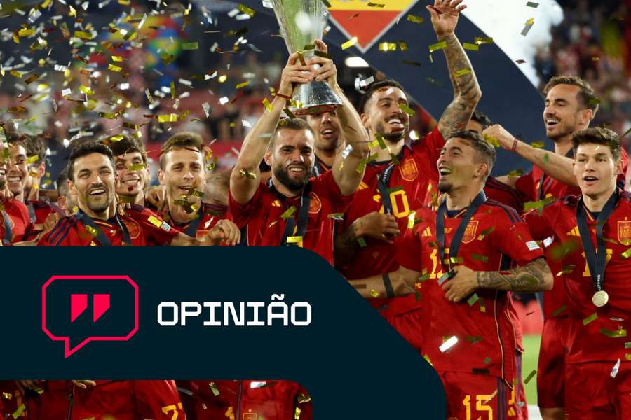 Os jogadores de Espanha festejam a vitória na Liga das Nações do ano passado, nos Países Baixos